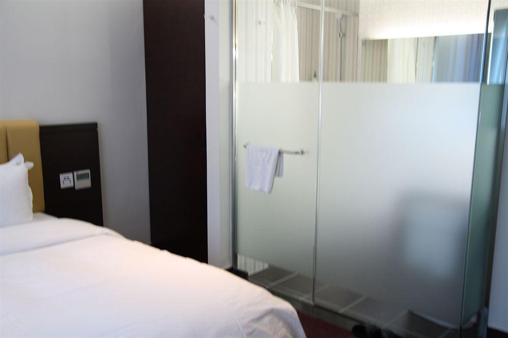 Travelodge Myeongdong Hall Hotel 4*