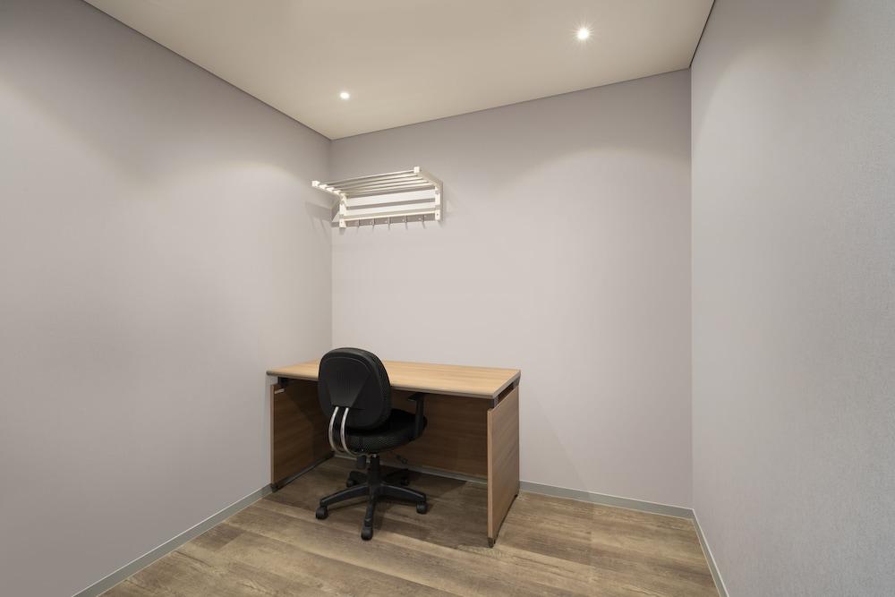Travelodge Myeongdong Hall Hotel