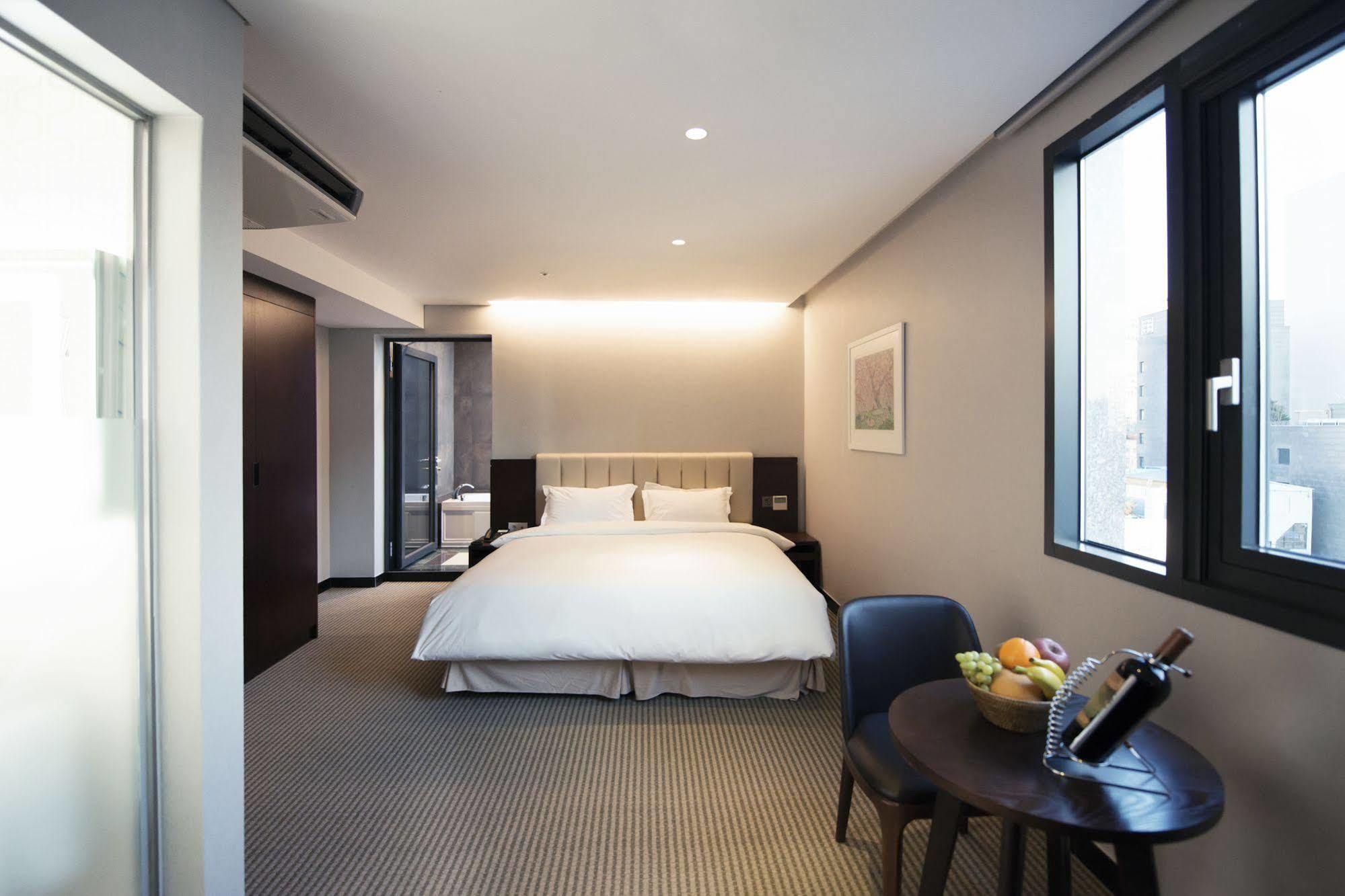Travelodge Myeongdong Hall